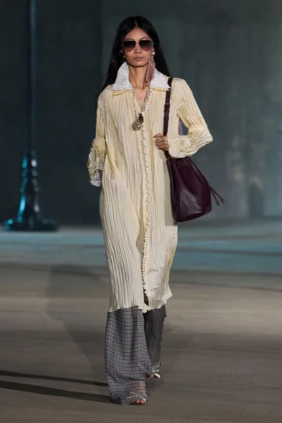 Look 54